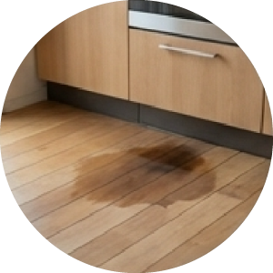 水こぼしによる膨れ・黒ずみ